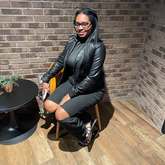 Meet your Posher, Karinda - Picture 1 of 1